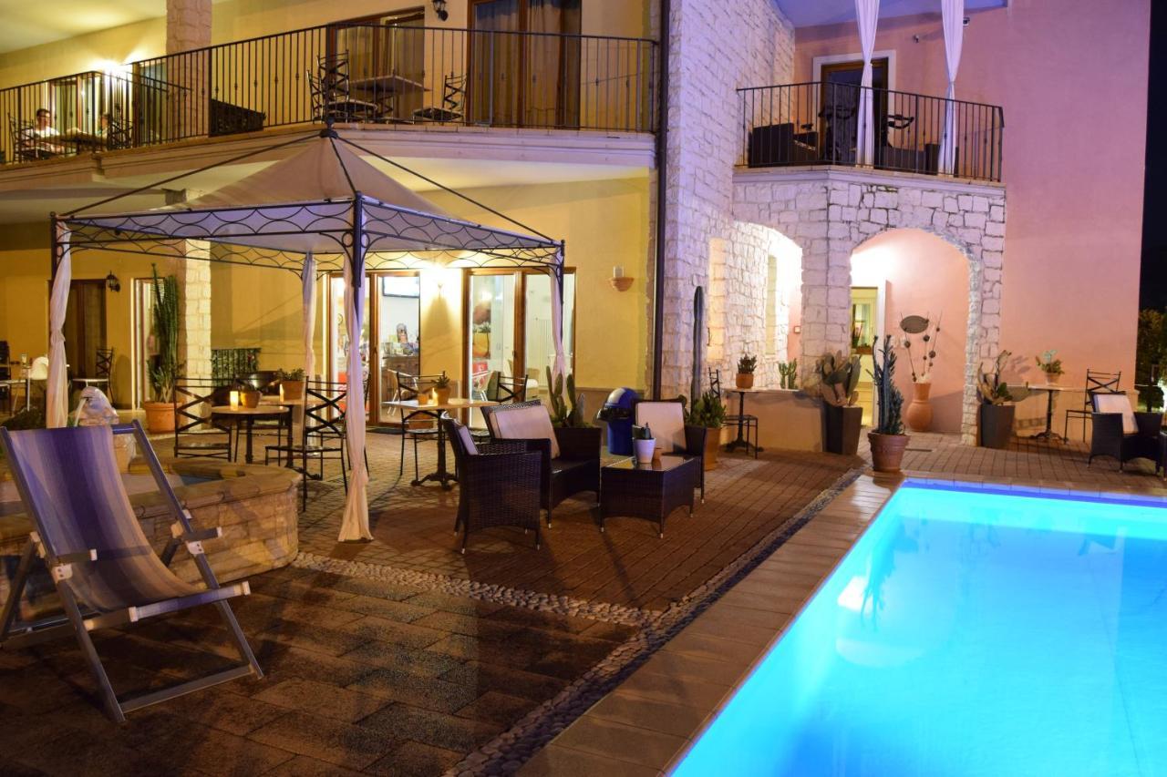 リーヴァ・デル・ガルダ Residenza Le Due Torriアパートホテル エクステリア 写真