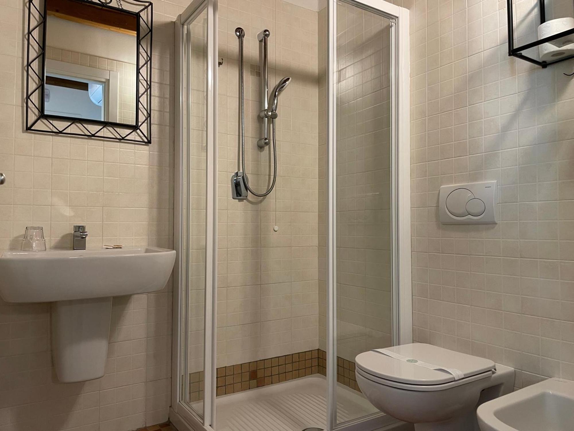 リーヴァ・デル・ガルダ Residenza Le Due Torriアパートホテル エクステリア 写真