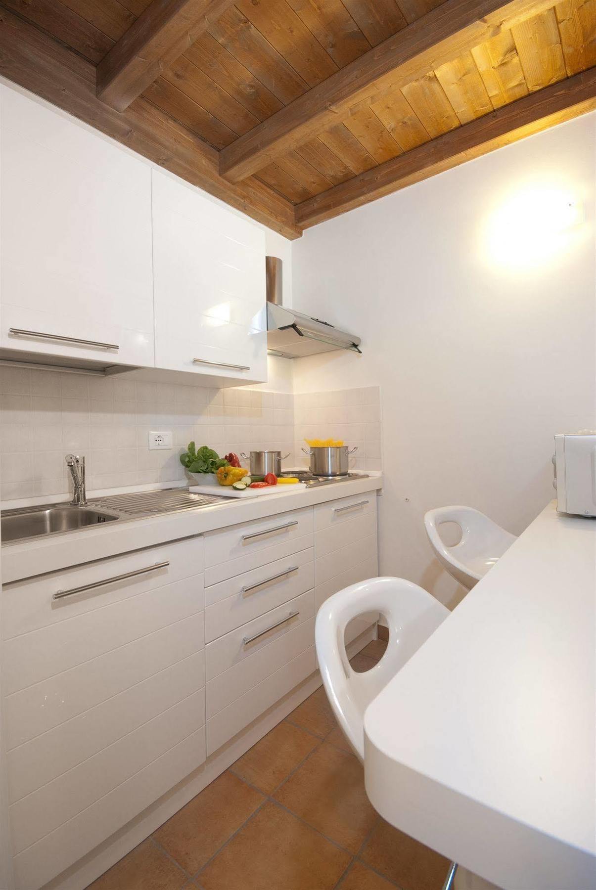 リーヴァ・デル・ガルダ Residenza Le Due Torriアパートホテル エクステリア 写真